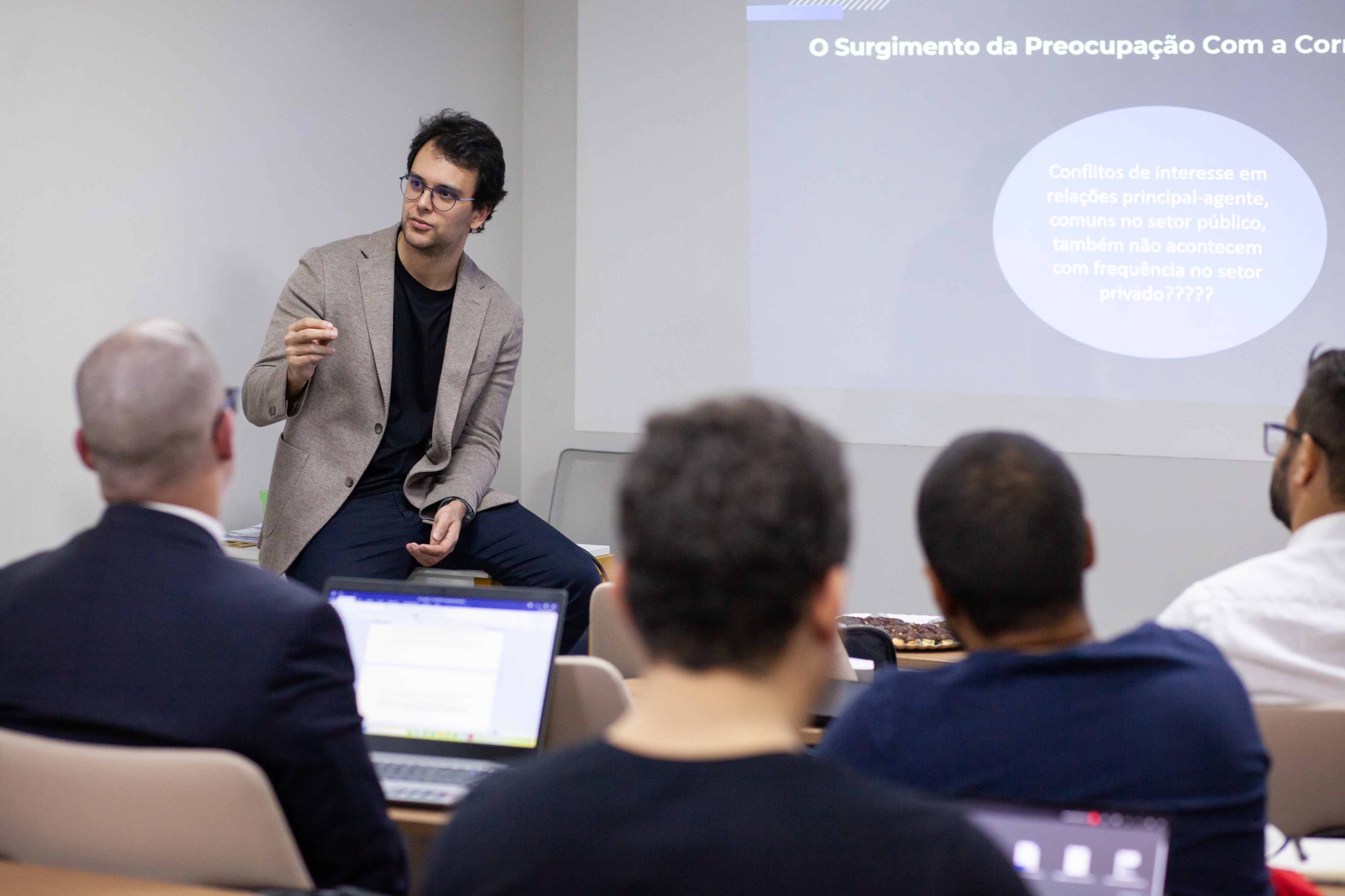 Presencial no IDP é Imersão, Debate e Oportunidade