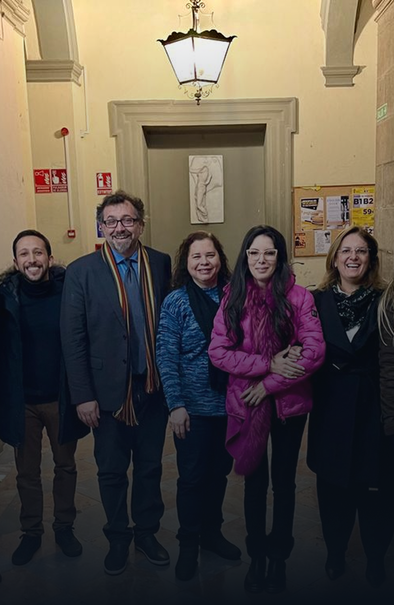 <p>Desenvolvimento <br/>de Idiomas</p>